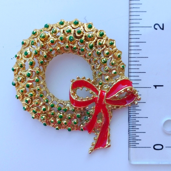 Christmas Wreath Brooch - Picture 4 of 4
